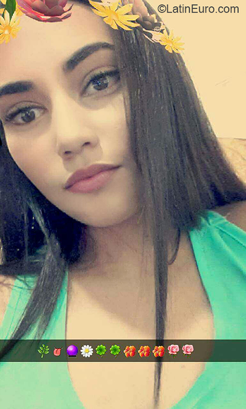 Date this good-looking Venezuela girl Engerlie from Maracaibo VE1771