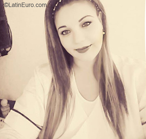 Date this nice looking Colombia girl Rubiela from Medellin CO23960