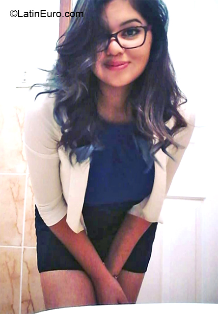 Date this happy Honduras girl Stef from Tegucigalpa HN2514