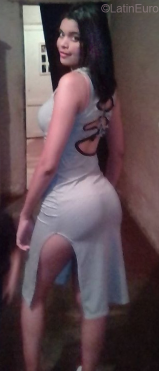 Date this sensual Venezuela girl Yasmalis from Ciudad ojeda VE1694