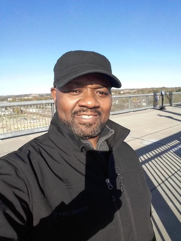 Date this attractive United States man Ronald from POUGHKEEPSIE US19380