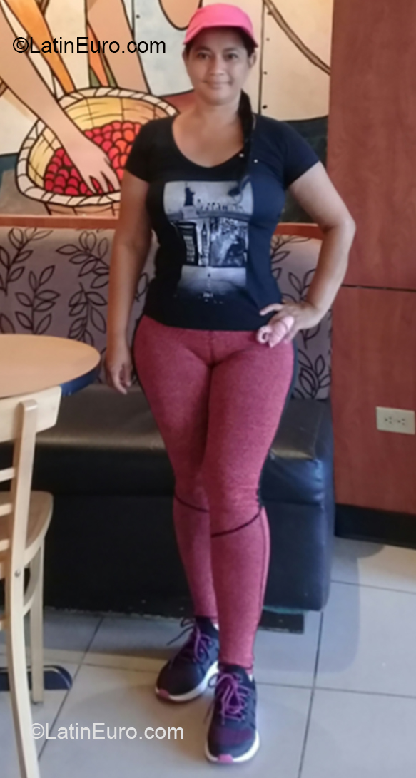 Date this georgeous Honduras girl Carmen from San Pedro Sula HN2515