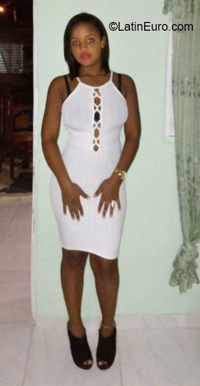 Date this cute Dominican Republic girl Isabella from Santo Domingo DO32706