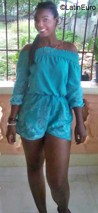 Date this good-looking Dominican Republic girl Reynia from Santiago DO32734