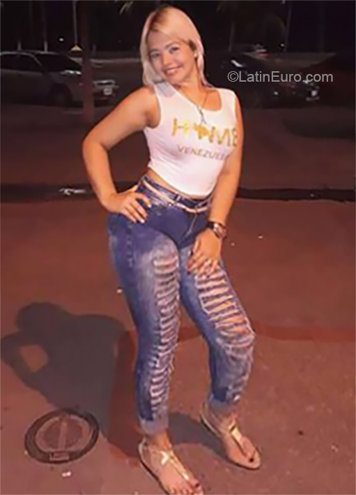 Date this stunning Venezuela girl Ivana from Cabimas VE1720