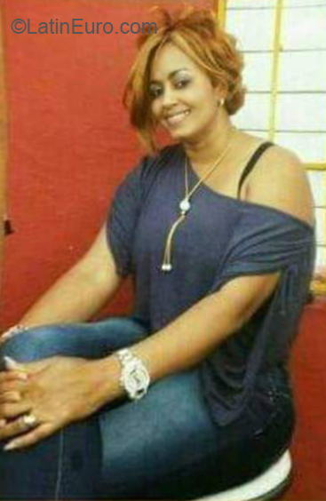 Date this happy Dominican Republic girl Wenddy from Hato Mayor Del Rey DO32744