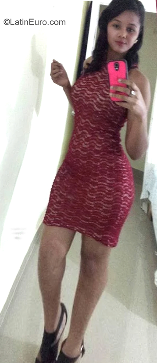 Date this exotic Dominican Republic girl Rosalba from Santo Domingo DO34248