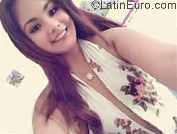 Date this pretty Colombia girl Carolina from Cartagena CO24093
