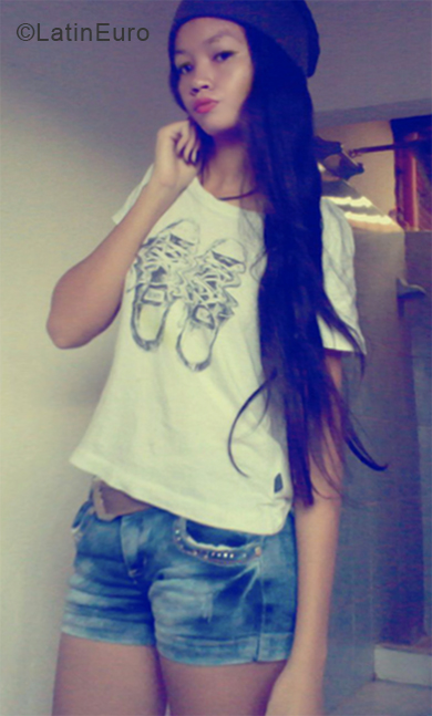 Date this young Colombia girl Ana from Medellin CO24097