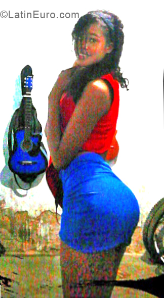 Date this stunning Venezuela girl Yalin from Barcelona VE1779