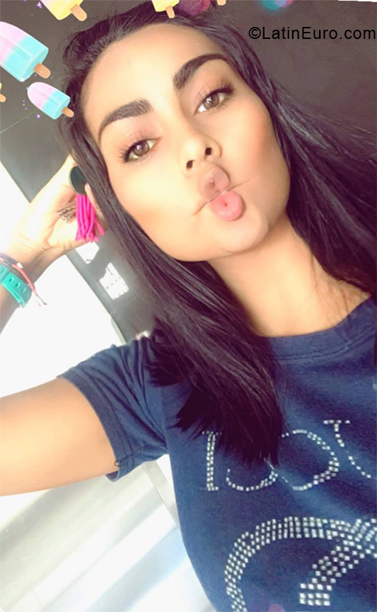 Date this nice looking Venezuela girl Magilet from Puerto Ordaz VE1791