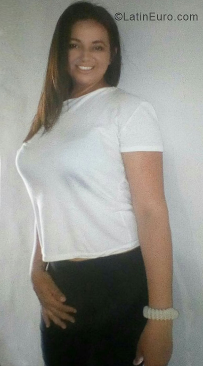 Date this athletic Venezuela girl Narkia from Araure VE1793