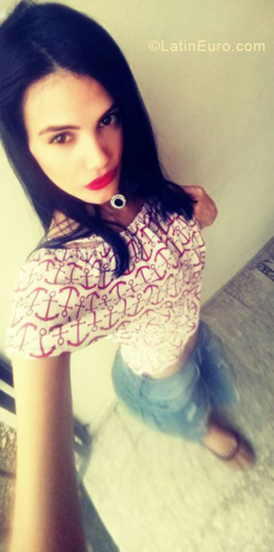 Date this tall Dominican Republic girl Mariel from Santiago DO32968