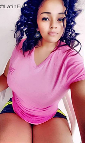 Date this sensual Honduras girl Yissel from San Pedro Sula HN2545
