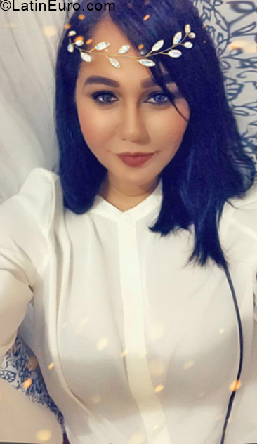 Date this good-looking Dominican Republic girl Paola from Santo Domingo DO33008