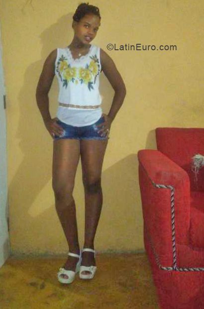 Date this beautiful Dominican Republic girl Yoleny from Santo Domingo DO33047
