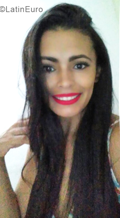 Date this gorgeous Brazil girl Fabiana from Santa Cruz Cabralia BR10798