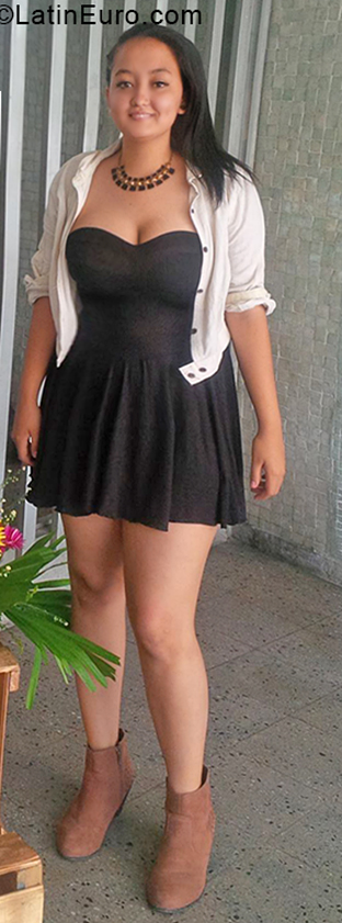 Date this happy Colombia girl Dayana from Medellin CO24915