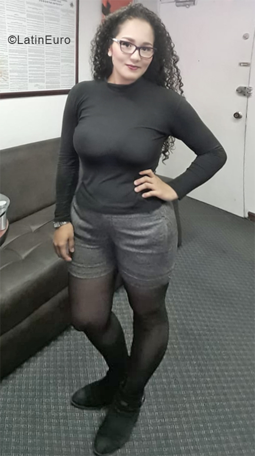 Date this athletic Colombia girl Leidy from Bogota CO24328
