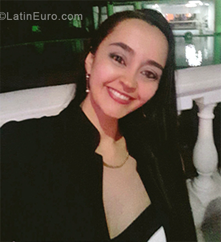 Date this good-looking Colombia girl Zuleika from Cali CO24335