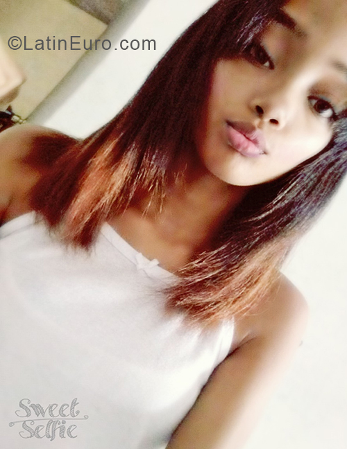 Date this happy Dominican Republic girl Liza from Republica Dominicana DO33171