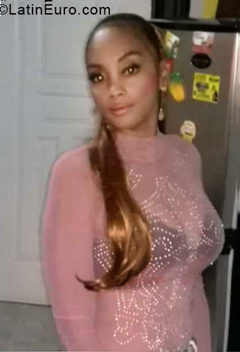 Date this passionate Dominican Republic girl Jasmil from San Pedro De Macorís DO33176