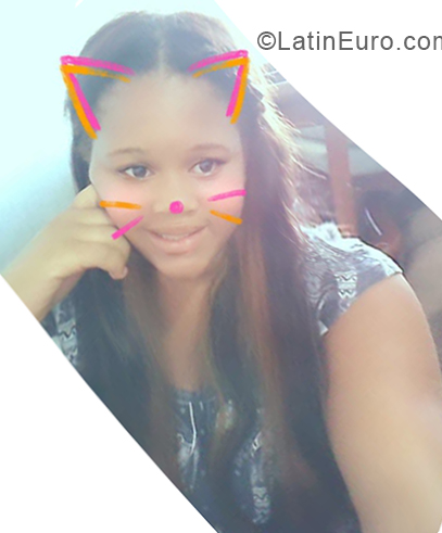 Date this exotic Dominican Republic girl Kateryn from  DO33184