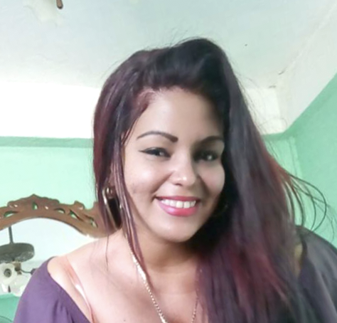 Date this cute Cuba girl Yanis from Havana CU401