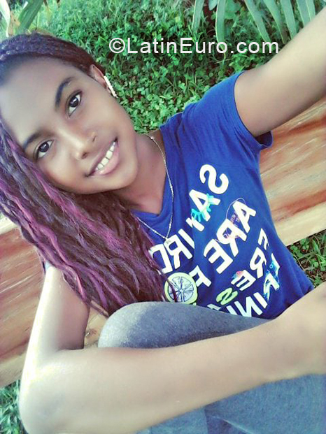 Date this georgeous Colombia girl Eva from Cali CO24412