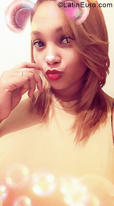 Date this voluptuous Dominican Republic girl Nayelis from Santiago DO33214