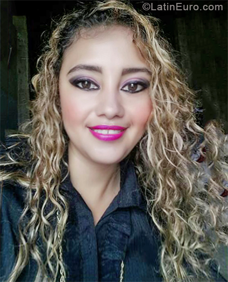 Date this athletic Ecuador girl Mabel from Machala EC286