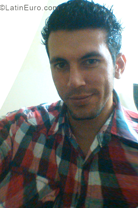 Date this tall Colombia man Super Latino from Bucaramanga CO24418