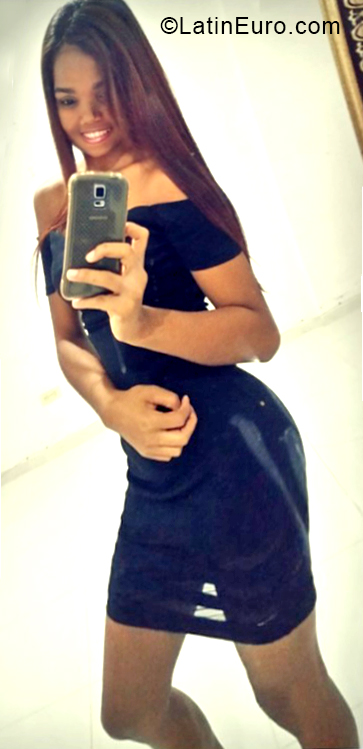 Date this georgeous Dominican Republic girl Elvira from Santo Domingo DO33266