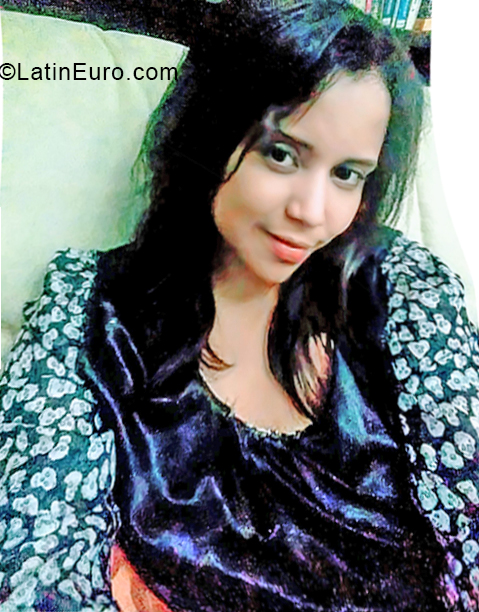 Date this voluptuous Dominican Republic girl Astris from Santo Domingo DO33271