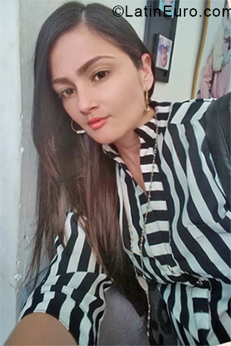Date this cute Colombia girl Marcela from Bogota CO24494