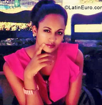 Date this pretty Cuba girl Rosa from Cienfuegos CU413