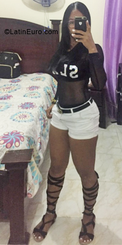 Date this georgeous Dominican Republic girl Yanadys from Santiago DO33359