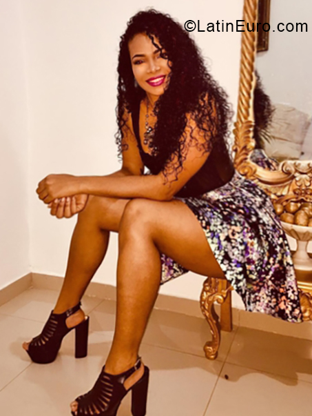 Date this funny Colombia girl Sonia from Cartagena CO24520