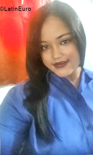 Date this voluptuous Dominican Republic girl Ana from Santo Domingo DO33376