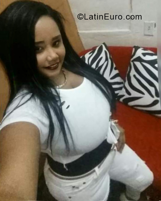 Date this exotic Dominican Republic girl Mariela from Santo Domingo DO33388