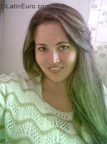 Date this hard body Colombia girl Fernanda from Armenia CO24562