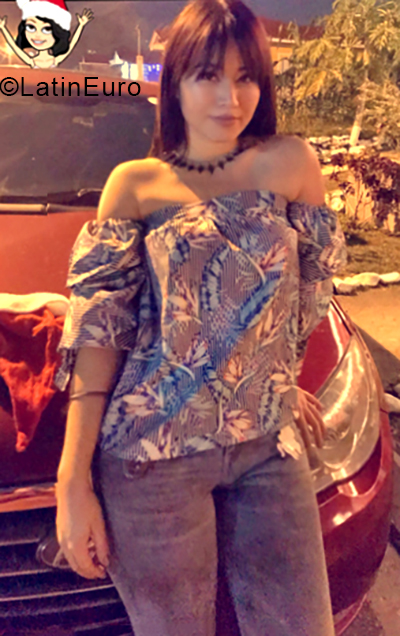 Date this nice looking Honduras girl Yayline from Villanueva HN2574