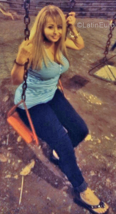 Date this athletic Colombia girl Emma from Medellin CO24588