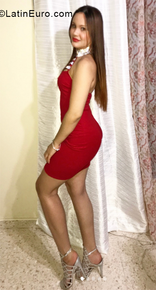 Date this delightful Dominican Republic girl Yamilka from Santiago De Los Caballeros DO33462