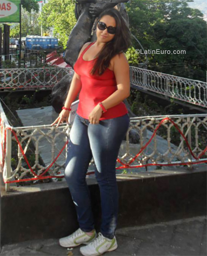 Date this beautiful Colombia girl Alejandra from Pereira CO24609