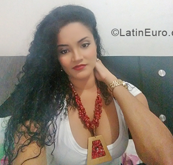 Date this funny Colombia girl Zuleima from Cartagena CO24625