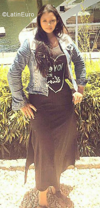 Date this athletic Colombia girl Yoli from Cartagena CO24641