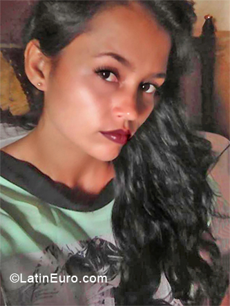 Date this hard body Cuba girl Chinyta from Cuba CU439