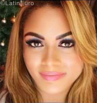 Date this good-looking Colombia girl Blanca from Cartagena CO24644