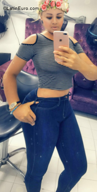 Date this beautiful Dominican Republic girl Marlenny from Santo Domingo DO33553
